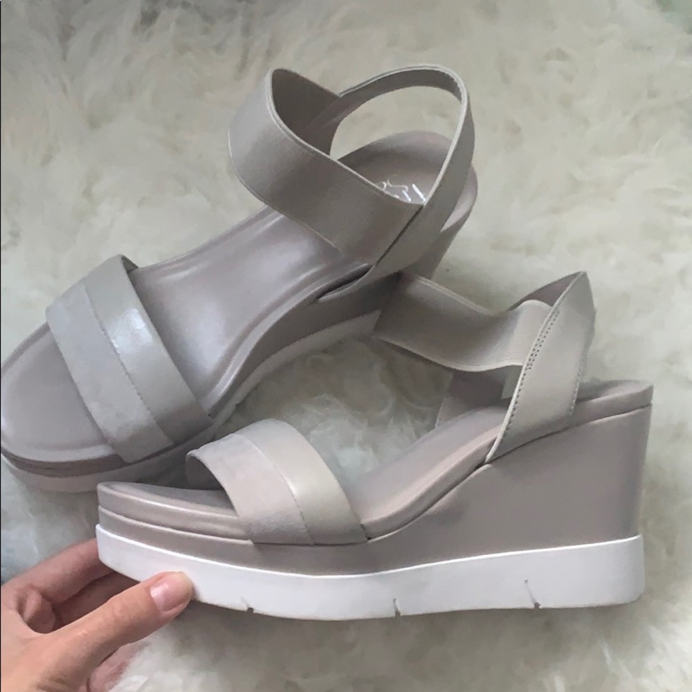 Grey and white wedges
